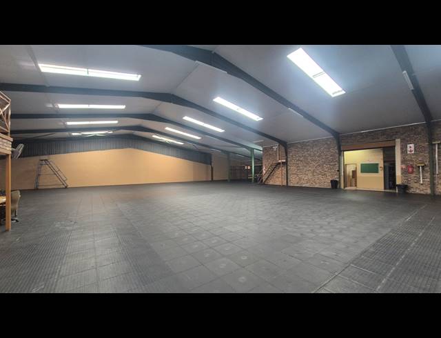 1,011M² WAREHOUSE TO LET IN NELSPRUIT INDUSTRIAL
